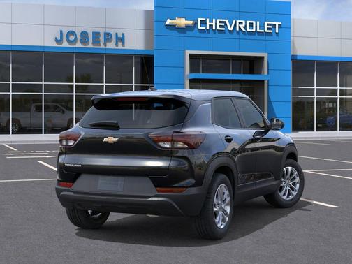 Mosaic Black Metallic 2026 Chevrolet Trailblazer LS