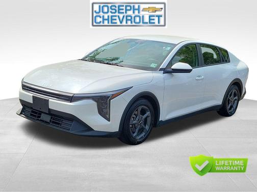 Snow White Pearl 2025 Kia K4 LXS