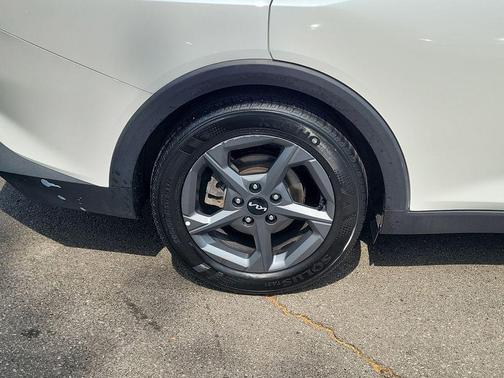 Snow White Pearl 2025 Kia K4 LXS