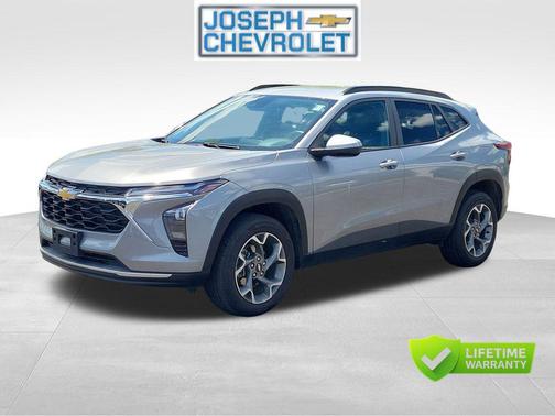 Sterling Gray Metallic 2025 Chevrolet Trax LT