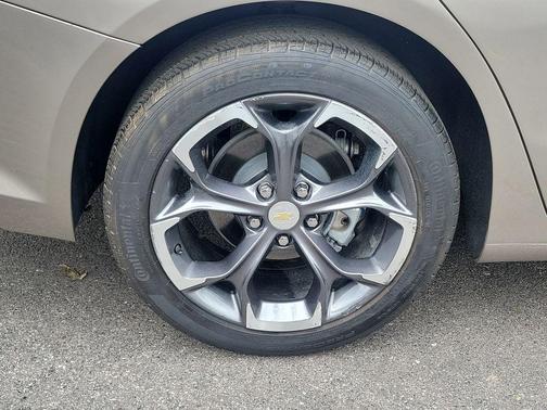 Mineral Gray Metallic 2022 Chevrolet Malibu FWD LT