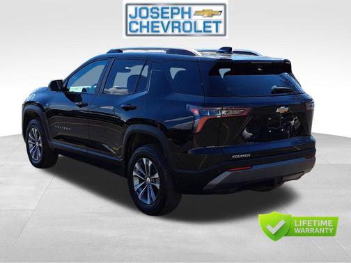 Mosaic Black Metallic 2025 Chevrolet Equinox 1LT
