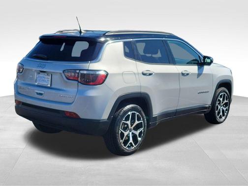 Silver Zynith Metallic Clearcoat 2025 Jeep Compass Limited