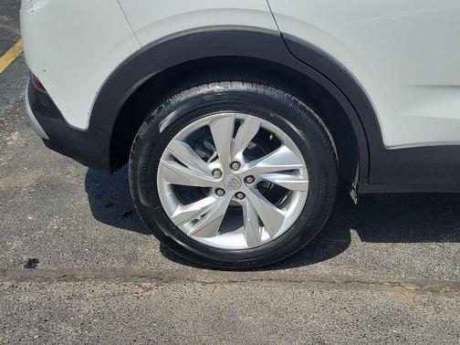 Summit White 2025 Buick Encore GX Preferred