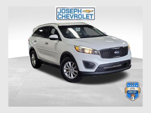 Snow White Pearl 2016 Kia Sorento LX