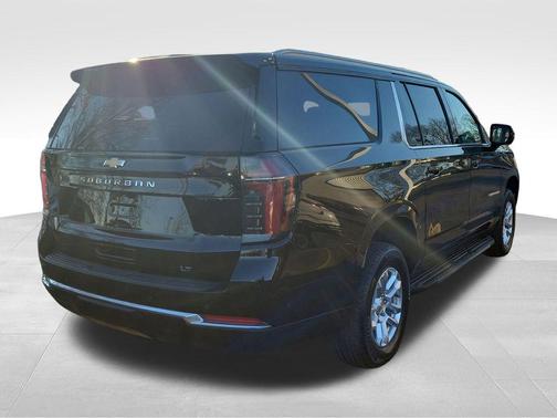 2025 Chevrolet Suburban LT