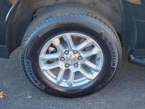 2025 Chevrolet Suburban LT