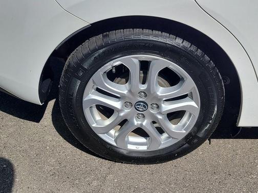 Frost 2018 Toyota Yaris iA Base