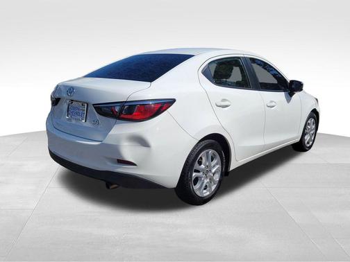 Frost 2018 Toyota Yaris iA Base