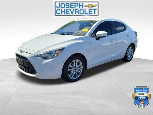 Frost 2018 Toyota Yaris iA Base