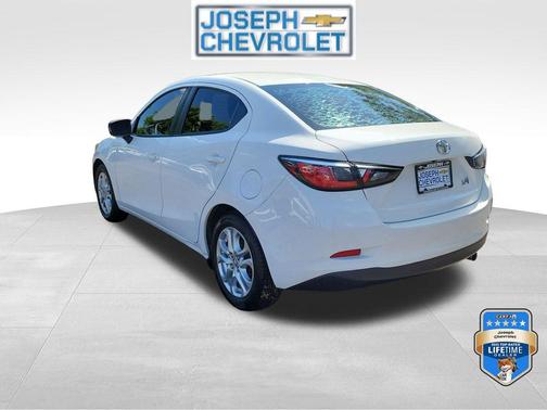 Frost 2018 Toyota Yaris iA Base
