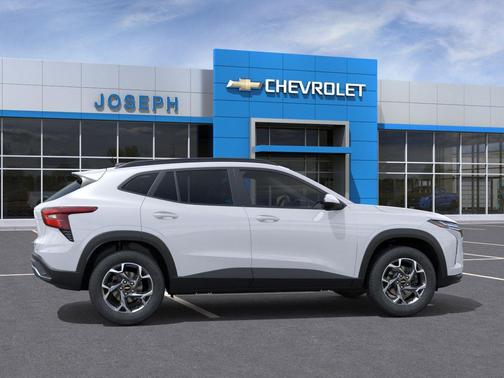 Summit White 2026 Chevrolet Trax LT