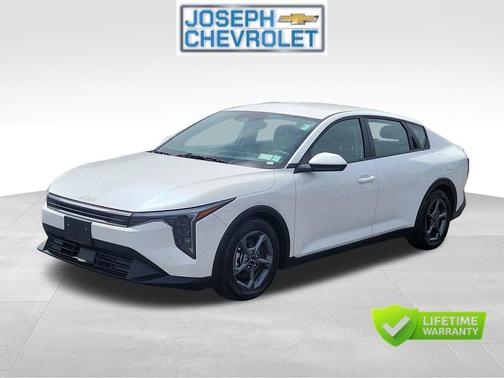 Snow White Pearl 2025 Kia K4 LXS