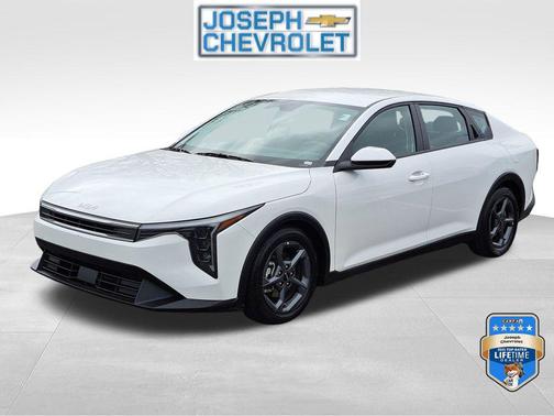 Snow White Pearl 2025 Kia K4 LXS