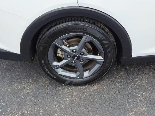 Snow White Pearl 2025 Kia K4 LXS