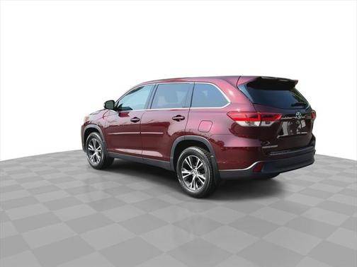 2019 Toyota Highlander LE I4