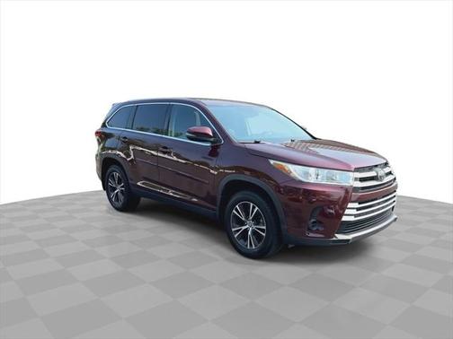 2019 Toyota Highlander LE I4