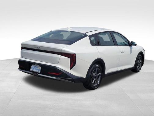 Snow White Pearl 2025 Kia K4 LXS