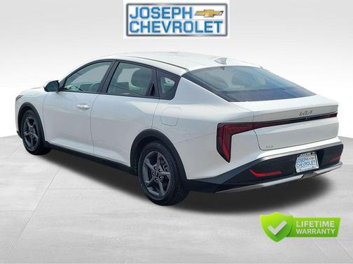 Snow White Pearl 2025 Kia K4 LXS