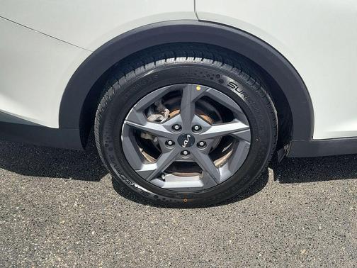 Snow White Pearl 2025 Kia K4 LXS