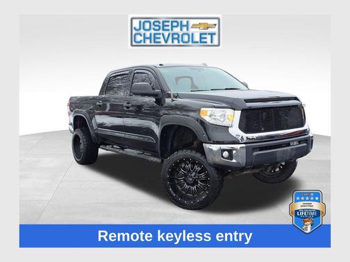 Black 2017 Toyota Tundra SR5