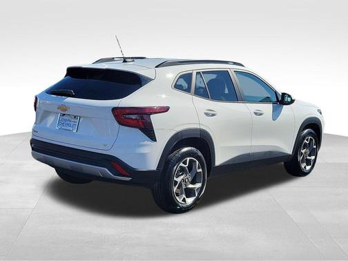 Summit White 2025 Chevrolet Trax LT