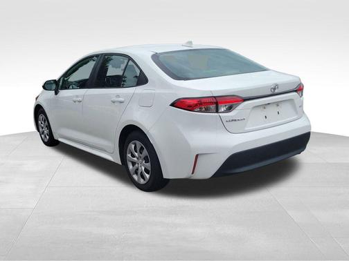 Ice Cap 2024 Toyota Corolla LE