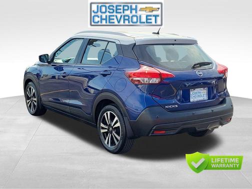 Deep Blue Pearl/Fresh Powder 2020 Nissan Kicks SV