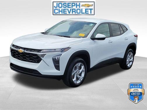 Summit White 2024 Chevrolet Trax LS