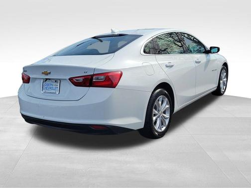Summit White 2023 Chevrolet Malibu FWD 1LT