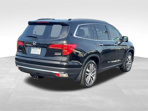 Crystal Black Pearl 2016 Honda Pilot Touring
