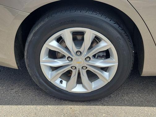 Mineral Gray Metallic 2024 Chevrolet Malibu FWD 1LT