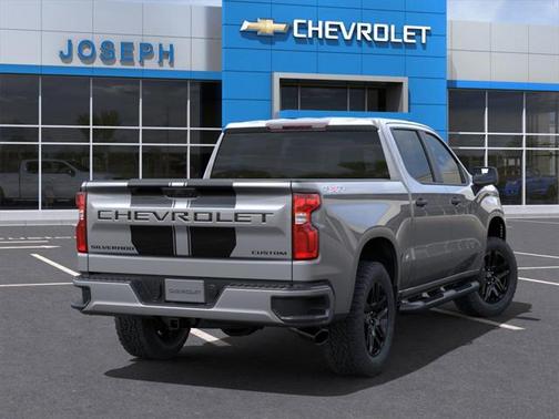 2025 Chevrolet Silverado 1500 Custom