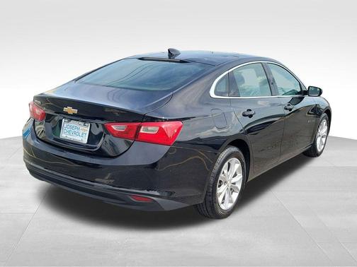 Mosaic Black Metallic 2023 Chevrolet Malibu FWD 1LT