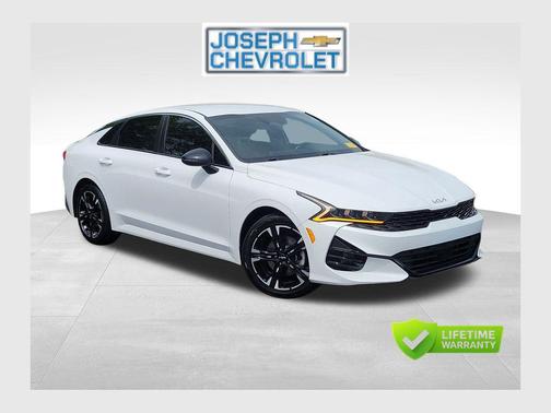 Glacial White Pearl 2024 Kia K5 GT-Line