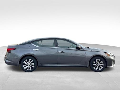 2024 Nissan Altima S FWD