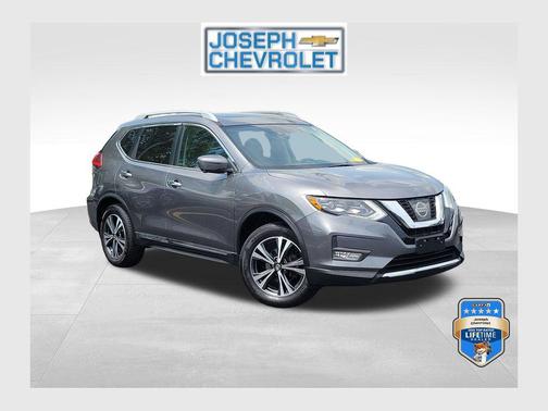 Gun Metallic 2017 Nissan Rogue SL