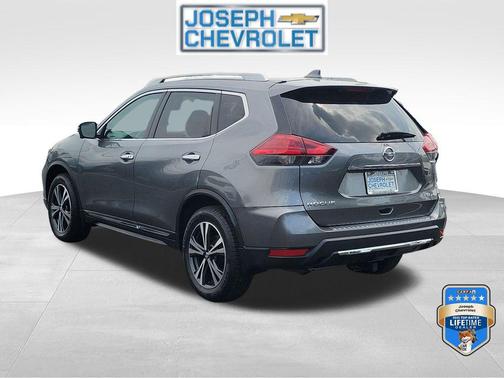 Gun Metallic 2017 Nissan Rogue SL