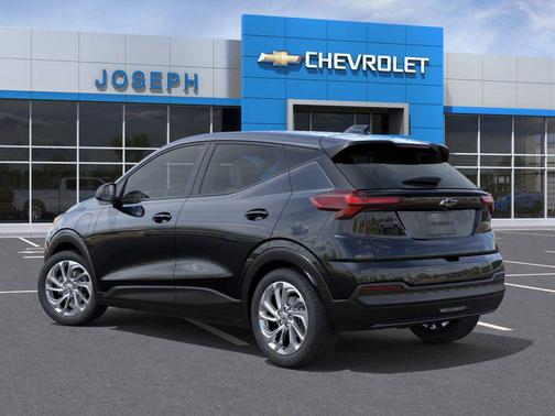 Mosaic Black Metallic 2027 Chevrolet Bolt LT
