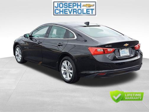 Mosaic Black Metallic 2024 Chevrolet Malibu FWD 1LT