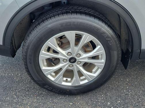 ICONIC SILVER METALLIC 2024 Ford Escape Active