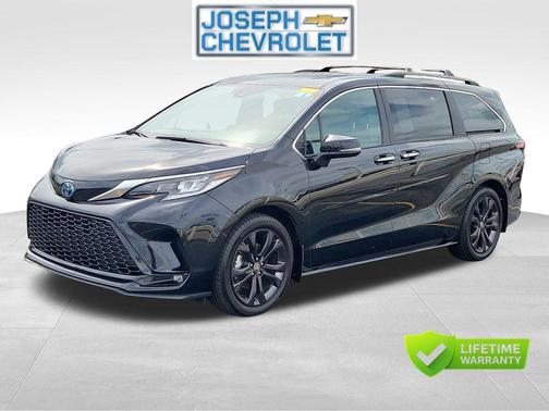 2024 Toyota Sienna XSE 7 Passenger