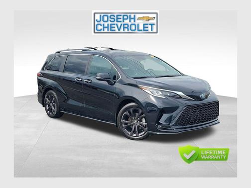 2024 Toyota Sienna XSE 7 Passenger