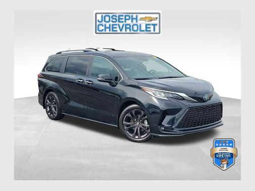 2024 Toyota Sienna XSE 7 Passenger