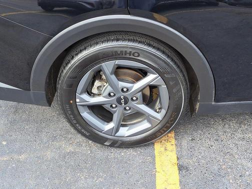 Aurora Black Pearl 2025 Kia K4 LXS