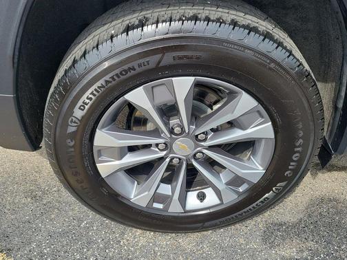 Mosaic Black Metallic 2025 Chevrolet Equinox 1LT