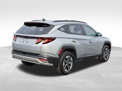 Shimmering Silver 2025 Hyundai TUCSON SEL