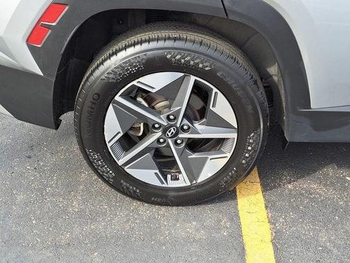 Shimmering Silver 2025 Hyundai TUCSON SEL