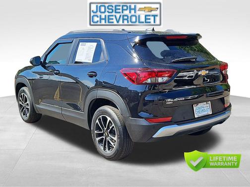 Mosaic Black Metallic 2024 Chevrolet Trailblazer LT