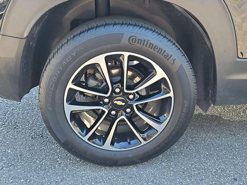 Mosaic Black Metallic 2024 Chevrolet Trailblazer LT